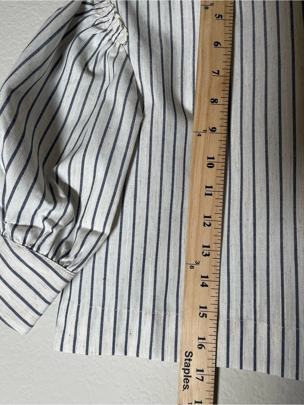 Tuckernuck Stripe Edie Puff Sleeve Top in Blue Linen New Cropped Size Small